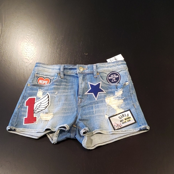 NWT! EXPRESS DISTRESSED DENIM SHORTS 6 - Picture 2 of 7